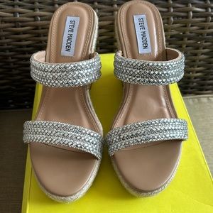 Steve Madden Upton Wedge. Ladies size 8.